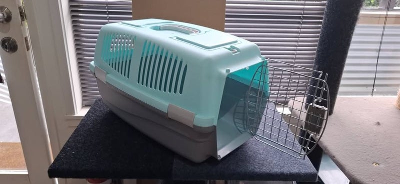 Pet Carrier Cage Carousel 1