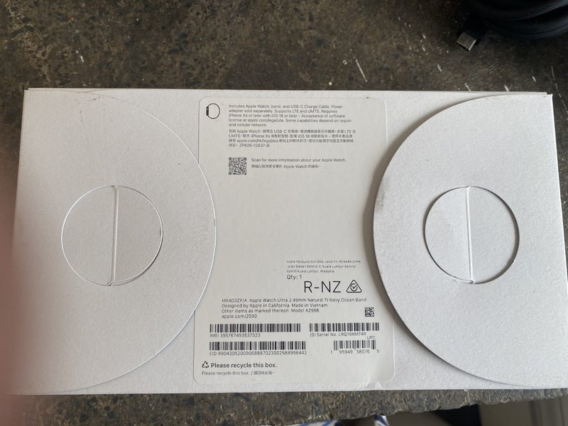 Apple Watch Ultra 2 49mm - band Natural Ti Navy Ocean (never used inbox)64029659564034111