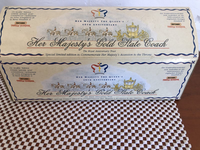 Matchbox Yesteryear Her Majesty's Gold State Coach Carousel 2