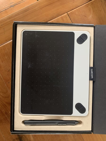 Intuos Wacom Drawing Tablet Carousel 3