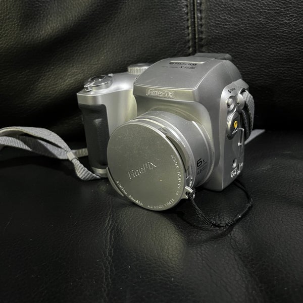 FUJIFILM FINEPIX S3500 Carousel 1