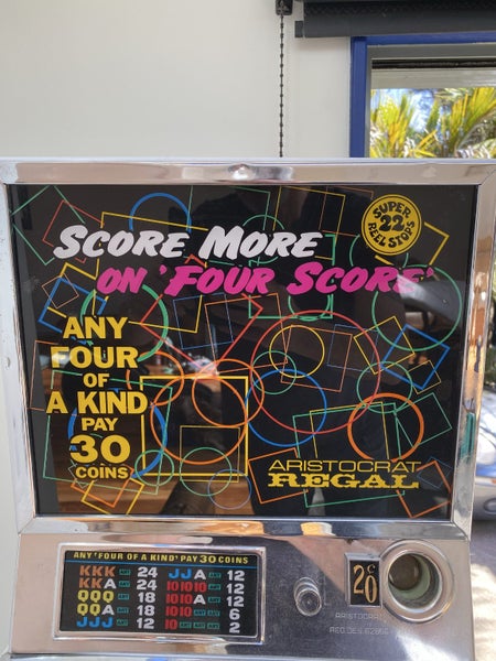 Vintage one arm bandit Carousel 2