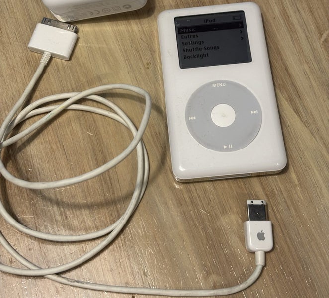 Apple iPod Classic 4th Generation 20GB Clickwheel - A1059 Carousel 1