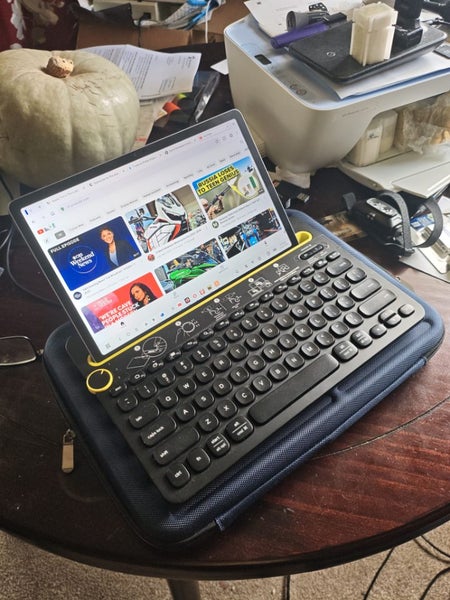 LENOVO IDEA TAB 11"; LOGITECH K80 KEYBOARD; 9H TEMP GLASS PROTECT & COVER Carousel 1