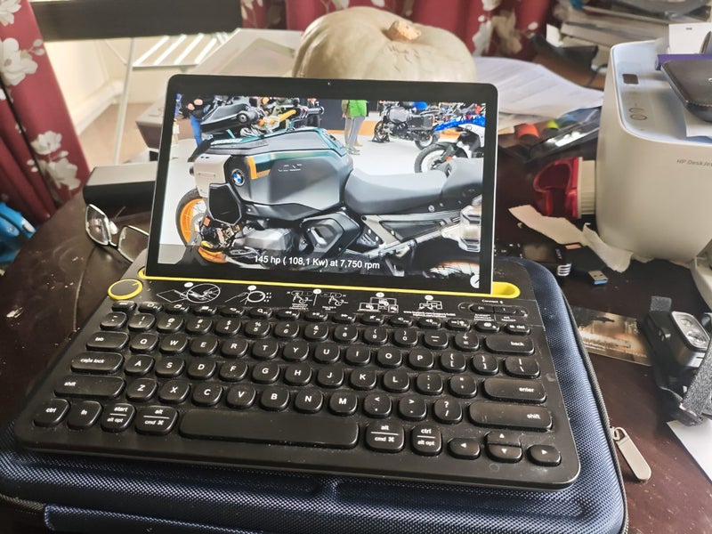 LENOVO IDEA TAB 11"; LOGITECH K80 KEYBOARD; 9H TEMP GLASS PROTECT & COVER Carousel 2