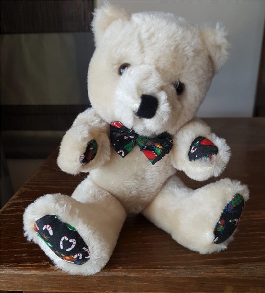 CUTE CHRISTMAS BEAR WITH BOW TIE AND MOVEABLE LIMBS Carousel 1
