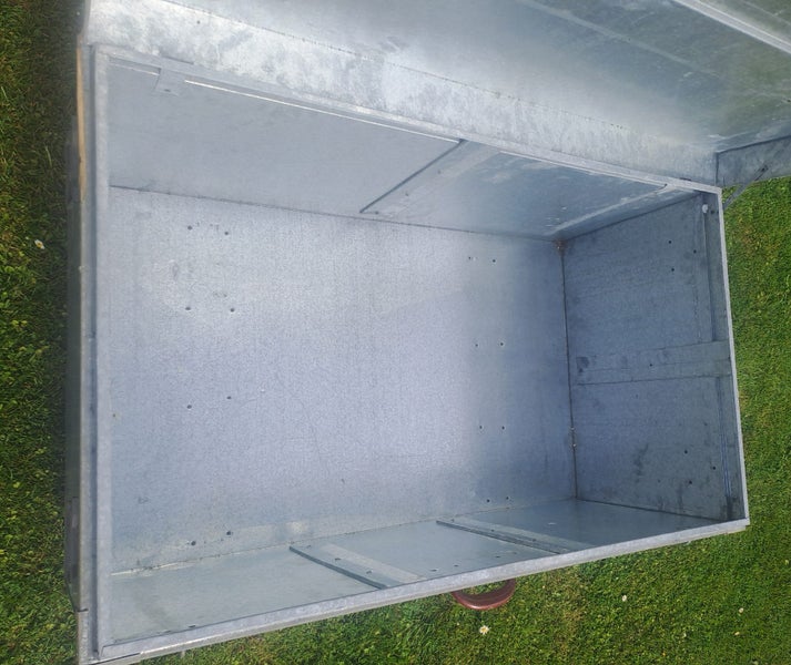 Lockable Steel Storage Box Carousel 1