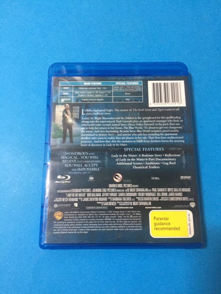 Lady In The Water (Blu-Ray) Carousel 2