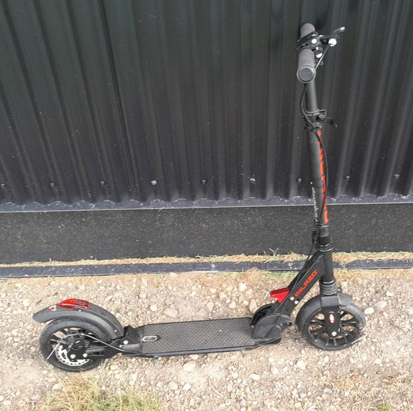 Scooter Carousel 1