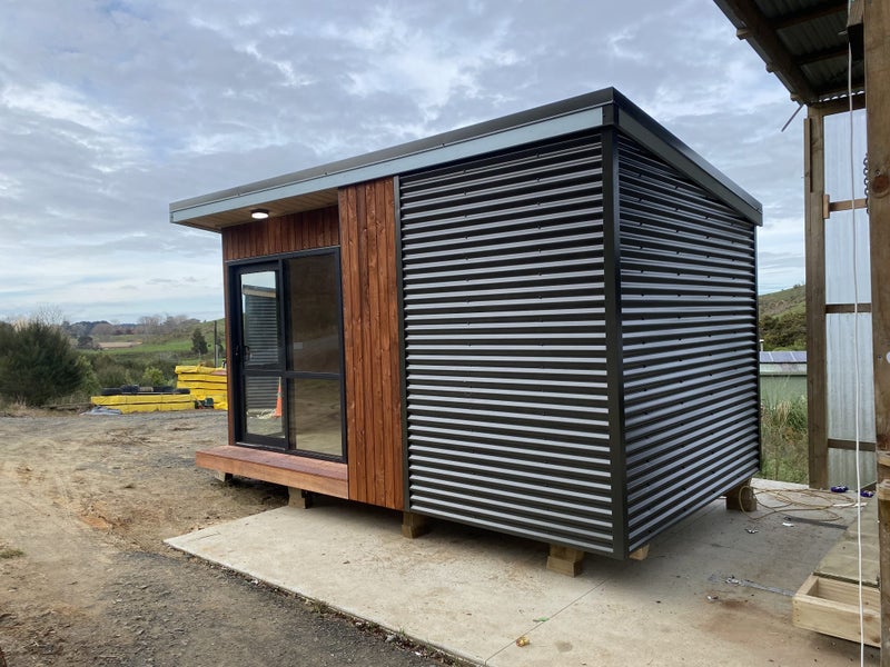 Cabin 4.8 x 2.8m Carousel 2