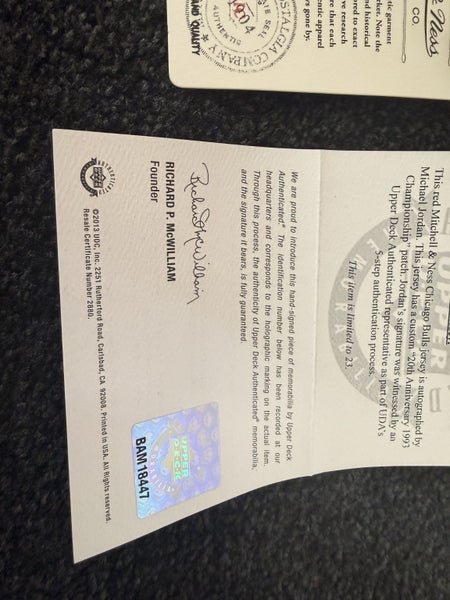 Signed Michael Jordan bulls jersey64259518382467113