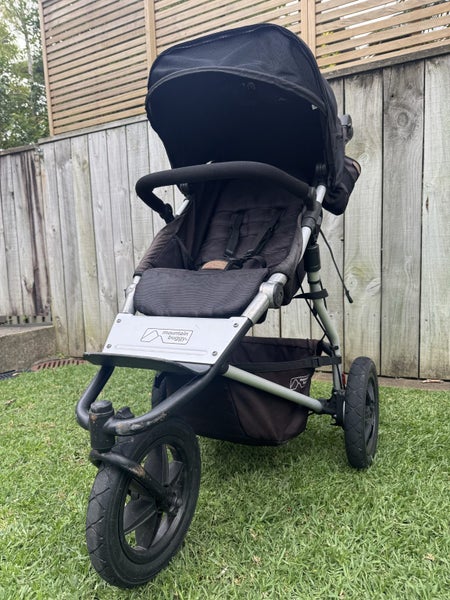 Mountain buggy kids push chair Carousel 1