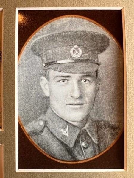 N.Z.E.F. HEROIC MAIN BODY AND FIRST DAY LANDER GALLIPOLI KILLED IN ACTION. Carousel 12