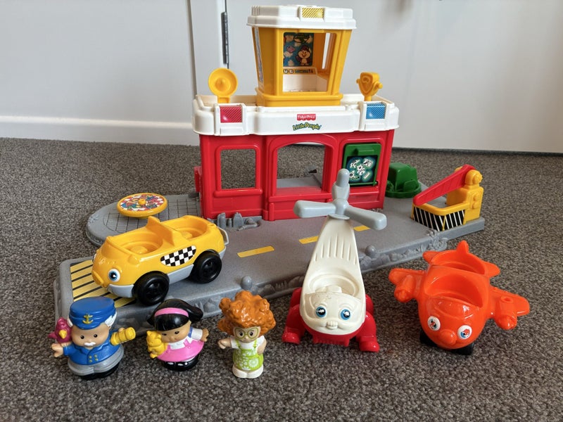 Fisher Price Little People Airport + Plane, Helicopter & Taxi Carousel 1