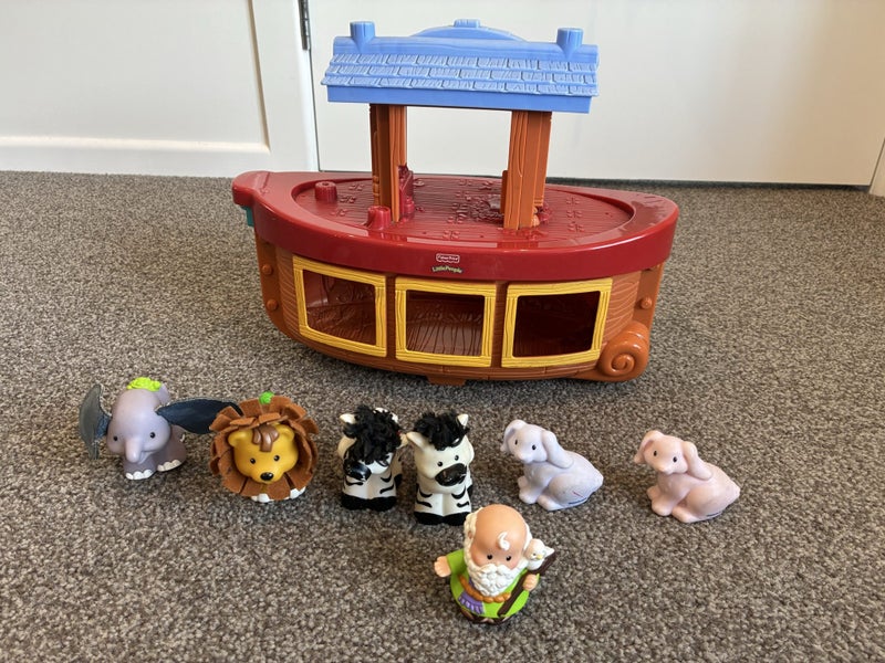 Fisher Price Little People Noah’s Ark + Animals & Noah Carousel 1