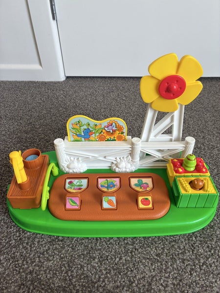 Fisher Price Little People Farm set - Bulk lot: buildings Animals & people. Carousel 7