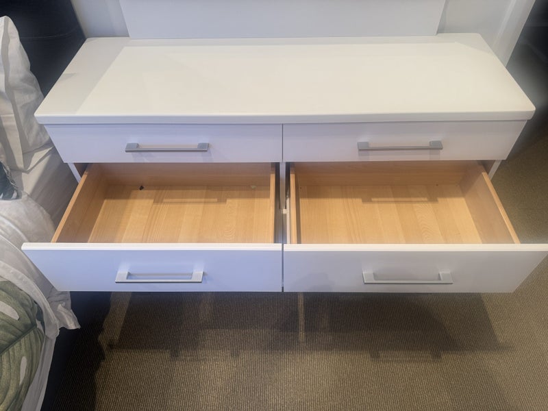 8 draw dresser unit with mirror + bedside table64032042833921114