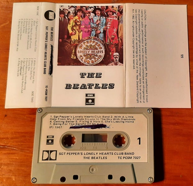 THE BEATLES - SGT PEPPERS LONELY HEARTS CLUB BAND Carousel 2