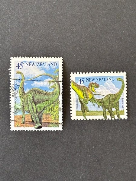 1993 New Zealand Dinosaurs 45 Cent Stamps x 2 $.50 Reserve Carousel 1