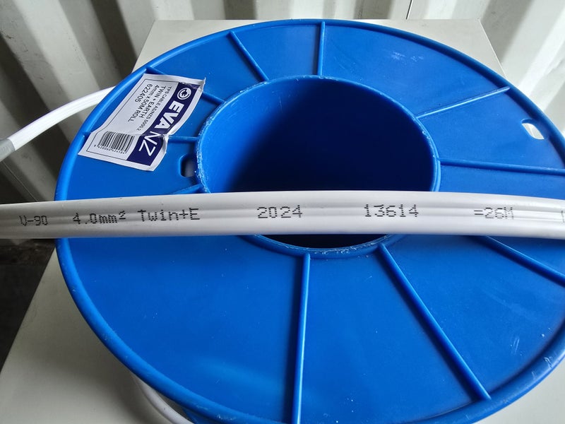 4mm twin and earth cable 26m Carousel 2