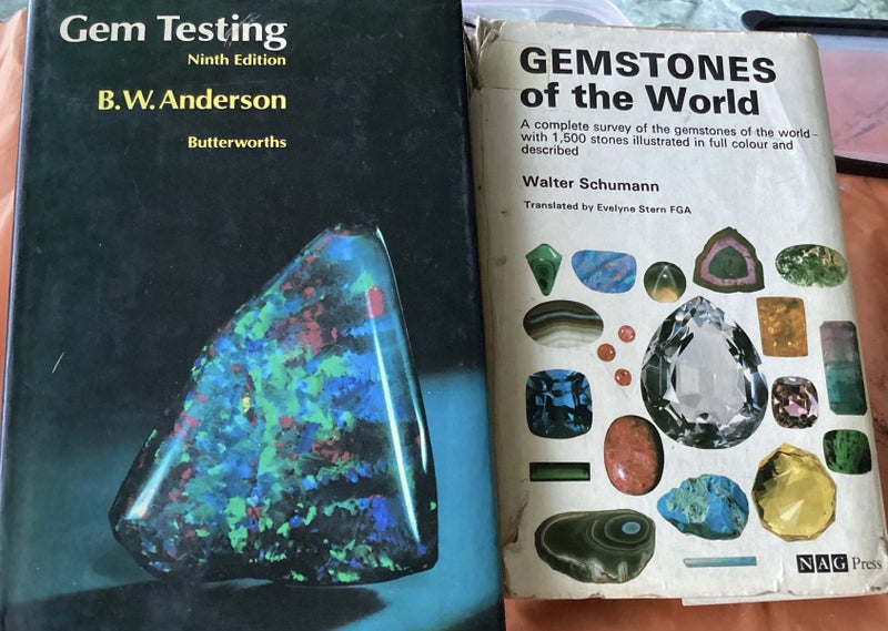 Gem Books Gem Testing. Gemstones of the World Carousel 1
