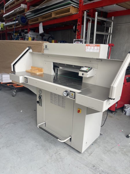 EBA 551-06 paper guillotine Carousel 1