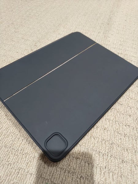 iPad pro m1 256gb + keyboard and cover Carousel 7