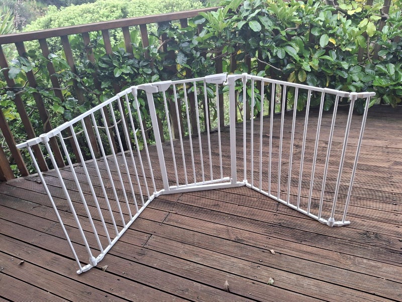 Baby Gate Carousel 1