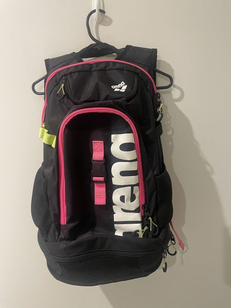 Arena swim bag Carousel 1