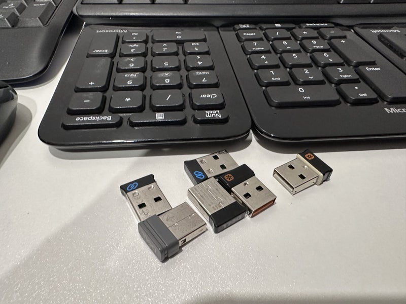 $1 Res Misc Keyboards and Mouse - faulty Carousel 2