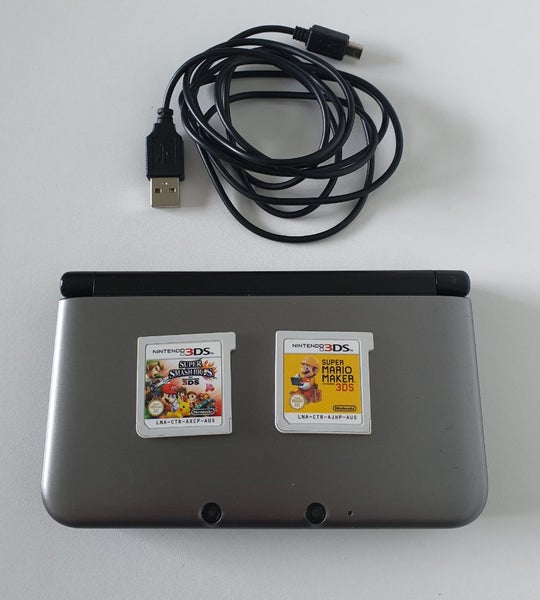 Nintendo 3DS XL + 2 Games Carousel 1