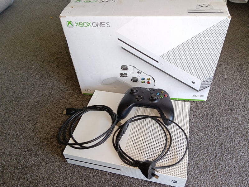 Xbox One S - 1TB Carousel 1