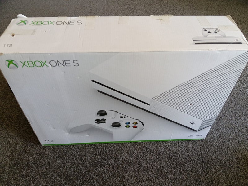 Xbox One S - 1TB Carousel 2