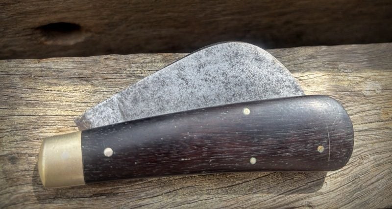 BIG BRUTE OF A PRUNER, CARBON STEEL BLADE, NICE WOOD HANDLES - WHO MADE THIS? Carousel 9