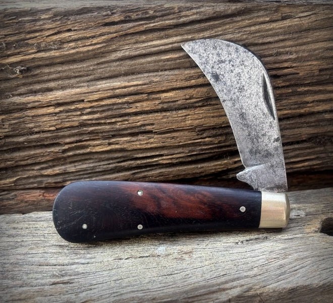 BIG BRUTE OF A PRUNER, CARBON STEEL BLADE, NICE WOOD HANDLES - WHO MADE THIS? Carousel 1