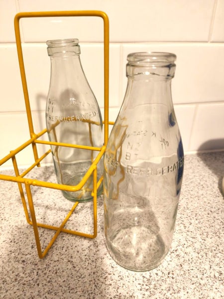 Milk bottles in carrier vintage Carousel 2