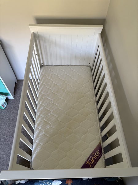 Grotime legacy cot and mattress Carousel 2