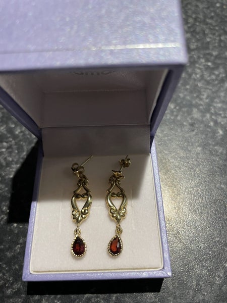Gold and garnet drop earrings Carousel 1