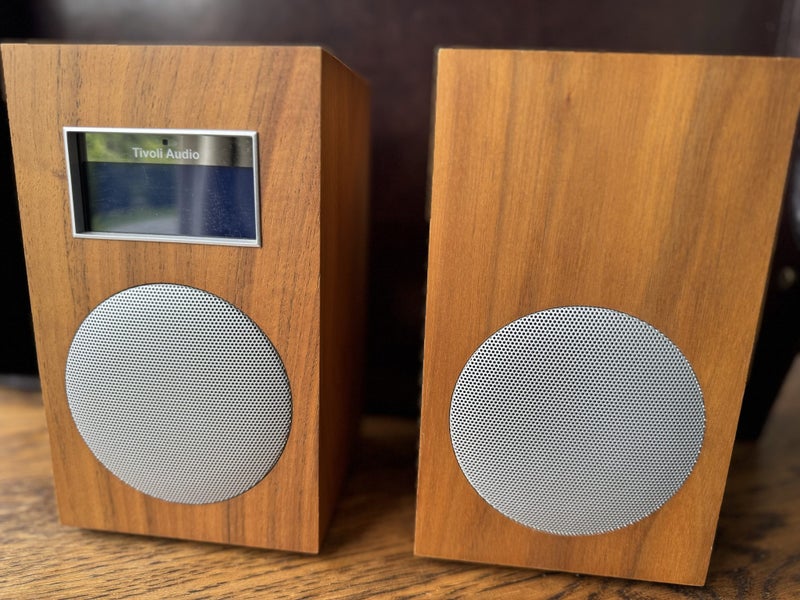 Tivoli model 10 radio /speakers Carousel 1