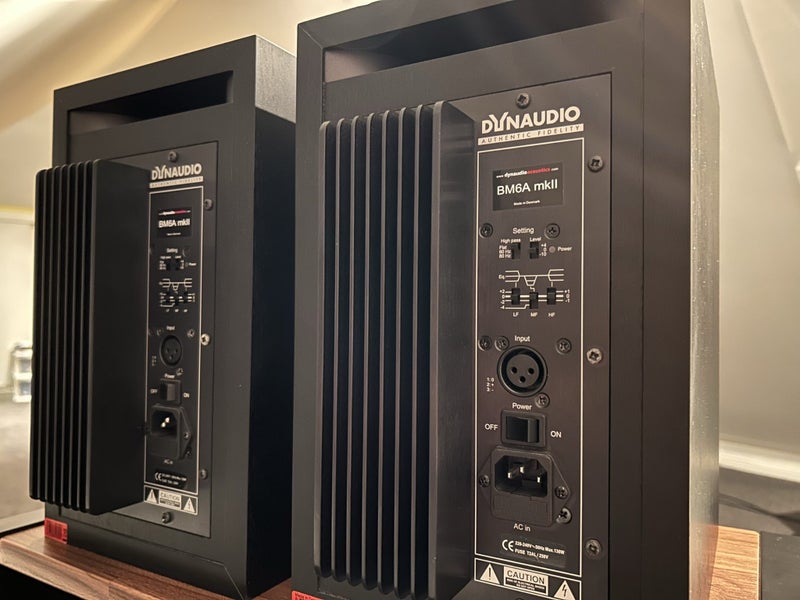 Dynaudio BM6AmkII active studio monitors64272887810689113