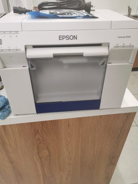 Epson surelab D700 photo printer Carousel 2