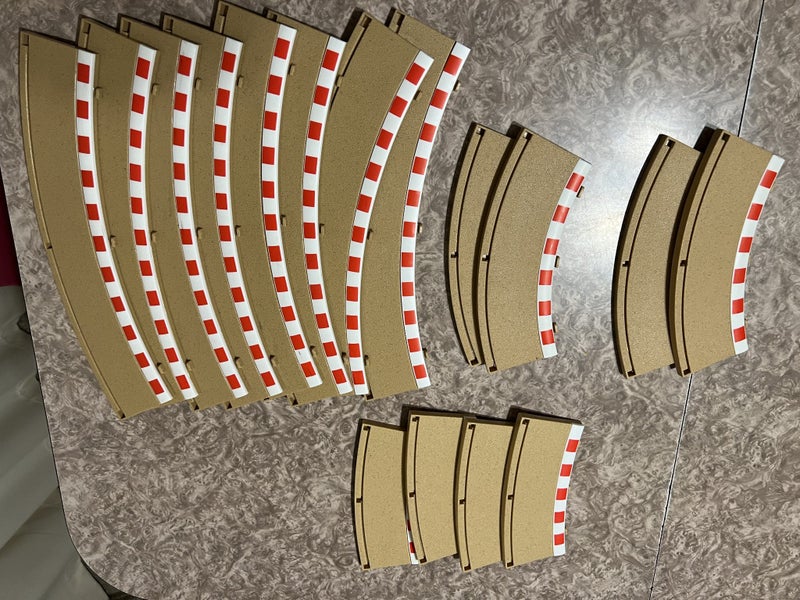 Scalextric track - bulk set of corners & accessories Carousel 6