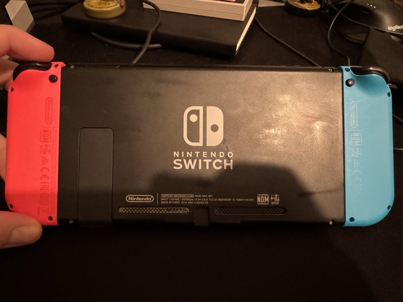 Nintendo Switch Console (Launch Model 2017) – Good Condition Carousel 5