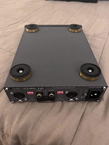 Violectric HPA V200 headphone amp Carousel 4