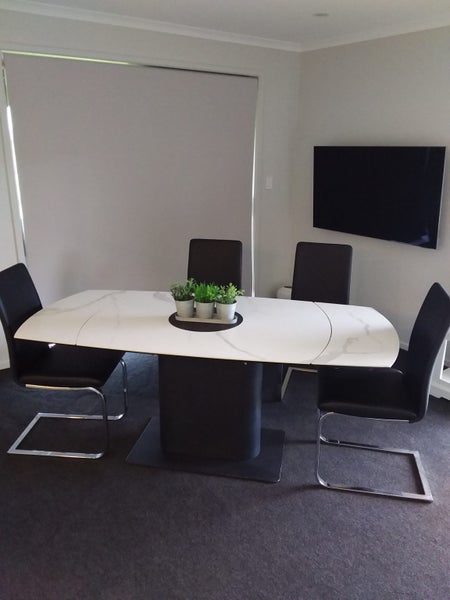 Extending Dining Room Suite. Only 3 years old.64235821368705111