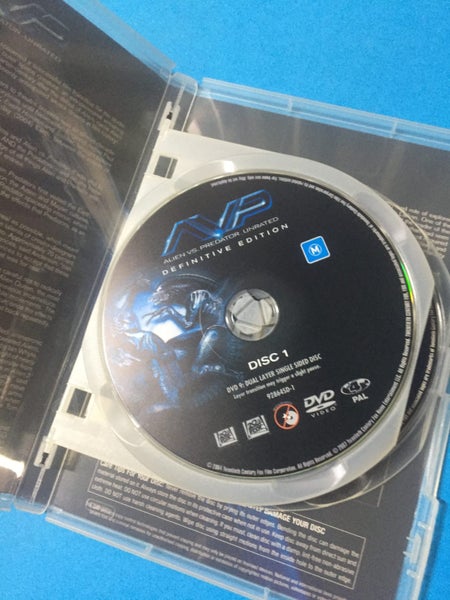 Alien vs. Predator (2-Disk Definitive Edition) Carousel 3