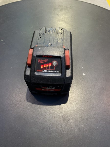 Milwaukee 8.0Ah M18 Battery Carousel 1