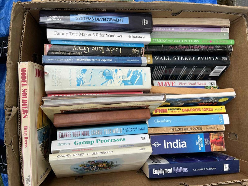 bulk books good second hand , a mighty lot in Thames Carousel 2
