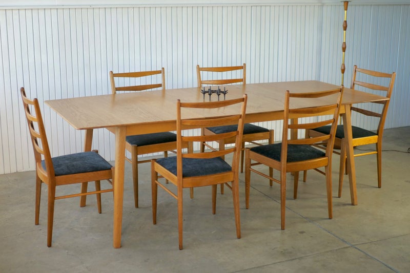 AN EXTRA LARGE JON JANSEN/BACKHOUSE DIAMOND BACK DNING SUITE Carousel 1