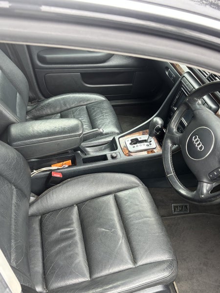 2004 Audi A4 2.464039061625859111